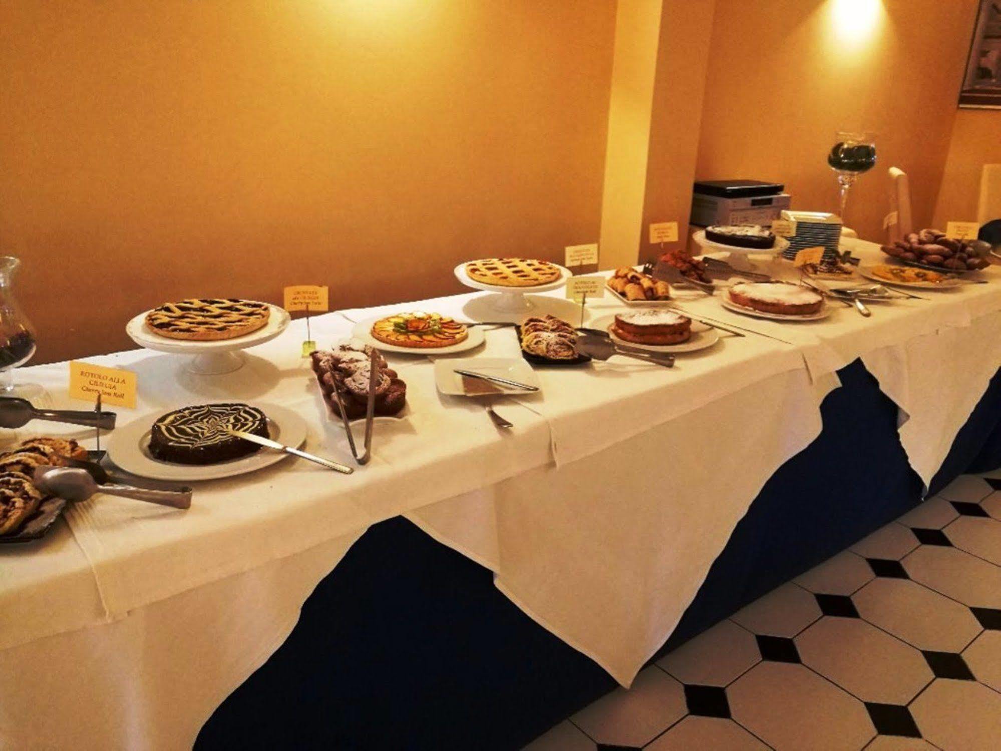 Hotel La Meridiana Urbino Exterior foto